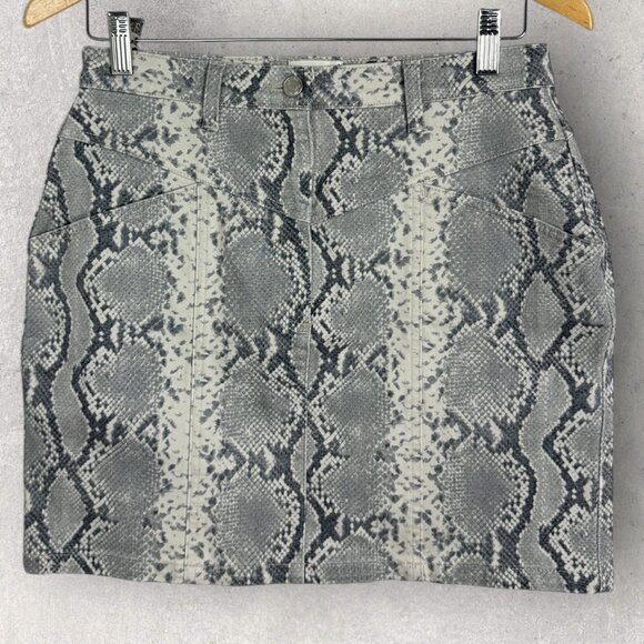 Aritzia Wilfred Free Grey Kelsey Mini Skirt Snake Print Size 8 Pockets Utility - Picture 3 of 14